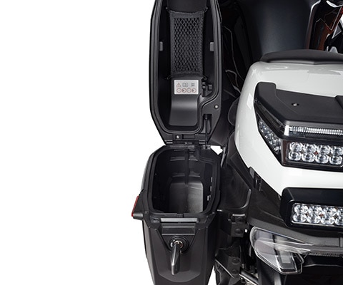 We see an open side case.